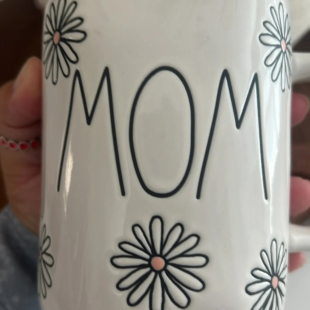 💕Rae Dunn Cute.MOM MUG💕